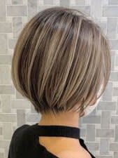 大人可愛いデザインカラー ハイライト バレイヤージュ アッシ