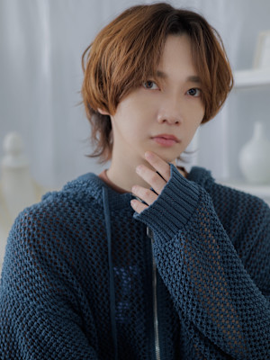 ニュアンスデザインアップバング無造作パーマ　フェザーパーマ