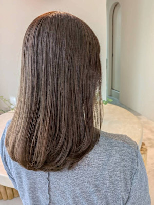 透明感カラー ミディアムヘア 髪質改善 縮毛矯正 20代 