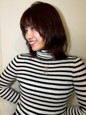 レイヤーカット ダークブラウン 顔周りカット くびれヘア 