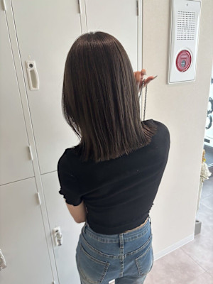 オリーブグレージュ/ダブルカラー/切りっぱなしボブ/髪質改善