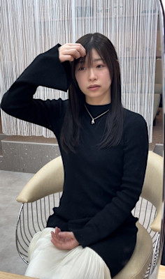 大人かわいいくびれミディラベンダーインナーカラー