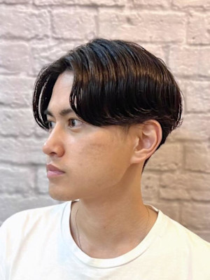 センターパートスタイル