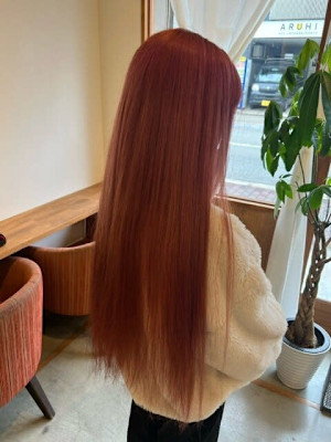 淡いピンク×ストレートロング