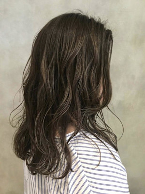 オリーブグレー