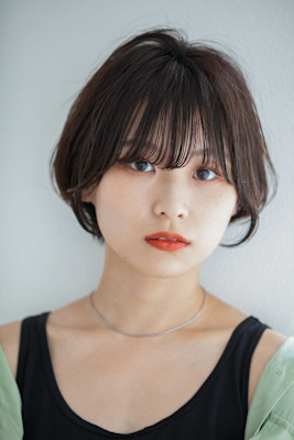 抜け感ショートボブ×透明感カラー