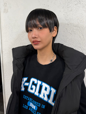 レディース刈り上げショートツーブロック女子