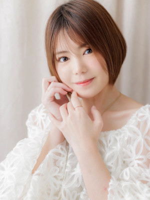 透明感オレンジベージュひし形小顔丸みショートボブ30代40代