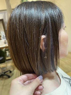 ぱつっとボブ×イヤリングカラー/30代/40代/50代