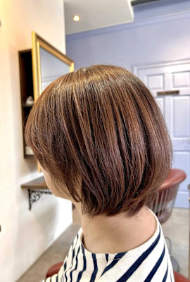 ベージュカラー×グラデーションボブ