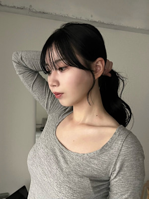 ロングレイ韓国ヘア前髪顔周りカットディープグレージュ艶髪