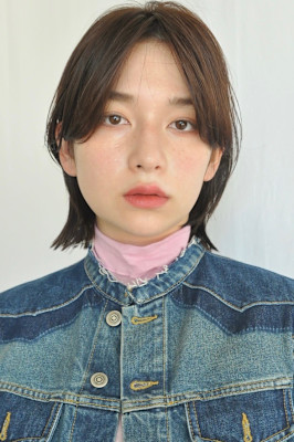 ショートミディ/センターパート/ナチュラルブラウン/抜け感ス