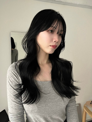 ロングレイヤー韓国ヘア前髪顔周りカットディープグレー艶髪