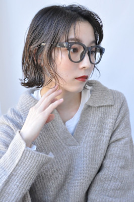 ショートボブ/無造作ウェーブ/ナチュラルブラウン/抜け感スタ