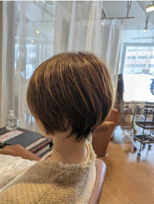 ショートボブ