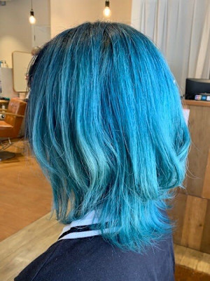 エメラルドグリーン×ブラックデザイン20代30代40代50代