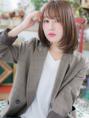 マロンベージュ小顔ミディアムボブレイヤー　ミディアムレイヤー