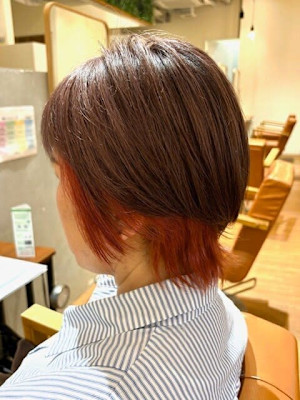 モーヴグレー×くすみレッドインナーカラー/30代/40代