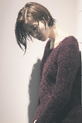 黒髪クラゲヘアーオリーブグレー小顔ココアベージュショート