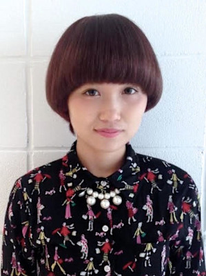 黒髪クラゲヘアーオリーブグレー小顔ココアベージュ丸型卵型ボブ