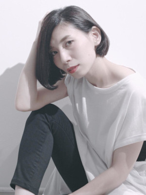 黒髪クラゲヘアーオリーブグレー小顔ココアベージュ丸型卵型ボブ