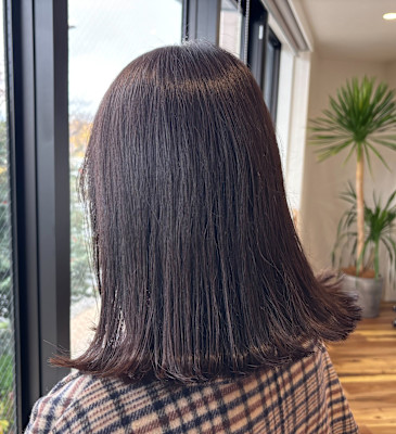 パッツンロングボブ