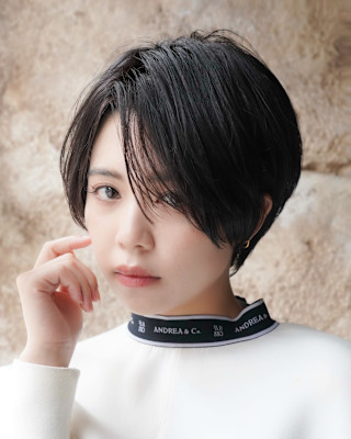 大人可愛い20代30代40代黒髪前下がりショートボブ丸みショ