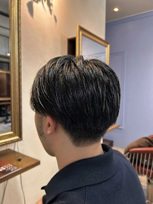 刈上げセンターパートスタイル