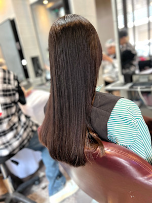 感動のツヤ　極上髪質改善ストレート×美髪ロング