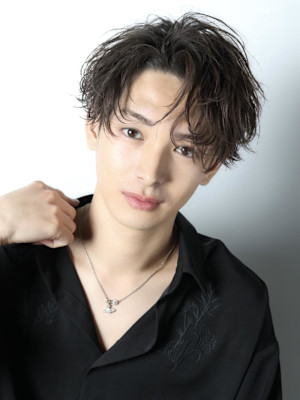 シャドウフェザーセンターパーマ