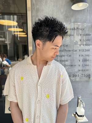 束感際立つ！エッジの効いたスパイキーショート