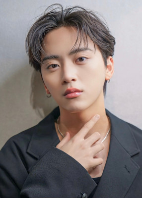 MEN'S HAIR BLEACHi 藤が丘店×スタイル