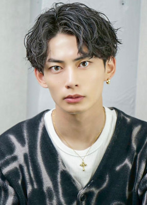 MEN'S HAIR BLEACHi 塩釜口店×スタイル