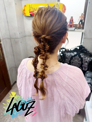 【ヘアセット】ラフ編みおろしポニーテール