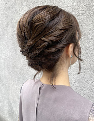 えりあし3センチボブ　お呼ばれアップスタイル