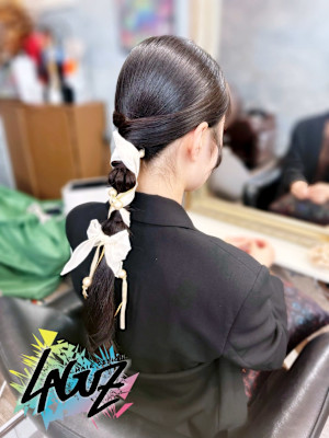 上品で大人可愛いリボンポニーテールアレンジ