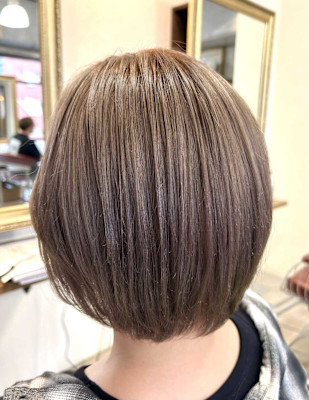 ハイトーンベージュ×ボブスタイル