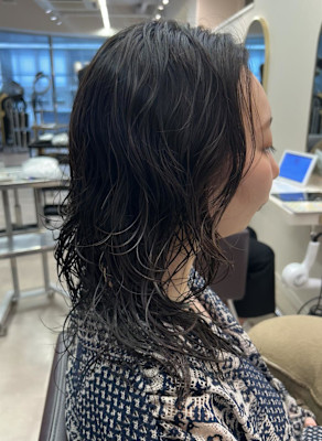 【濡れ髪が可愛い】ナチュラルウェーブで作るこなれヘア