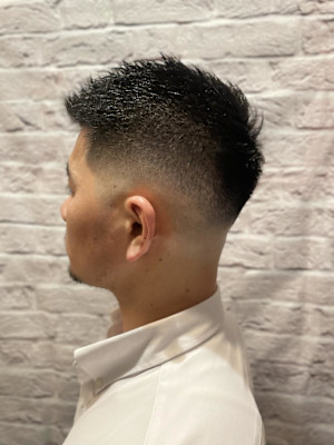 ソフトモヒカン束感フェードショート