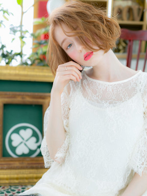 アシンメトリー前下がり小顔ふわふわボブ　オリーブグリーン