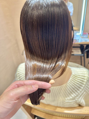 艶髪エクラリティ縮毛矯正