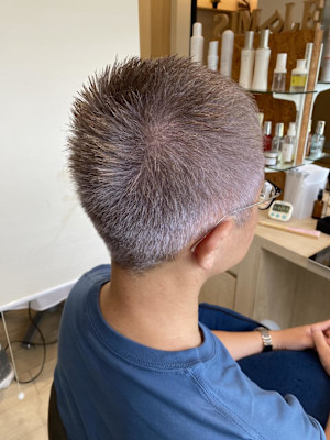 グレーヘア×ベリーショート