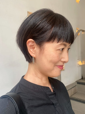 大人ショート ぱっつん前髪