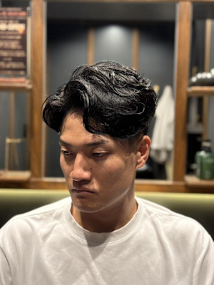 ニュアンスパーマ×ビジネスカジュアル×フェード