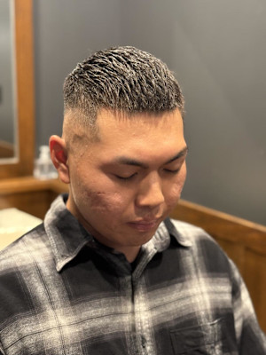 メンズ　フェード　クロップ　バーバー