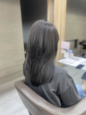 透明感グレージュカラー