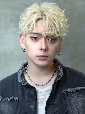 シャドウフェザーショートセンターパート