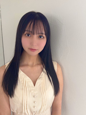 綺麗な艶髪スタイル　美髪ロングレイヤー　縮毛矯正