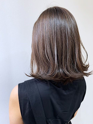 ミディアムレイヤーカット艶髪/美髪スタイル