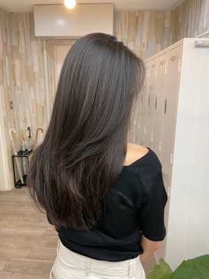 ミディアムレイヤーカット艶髪/美髪スタイル